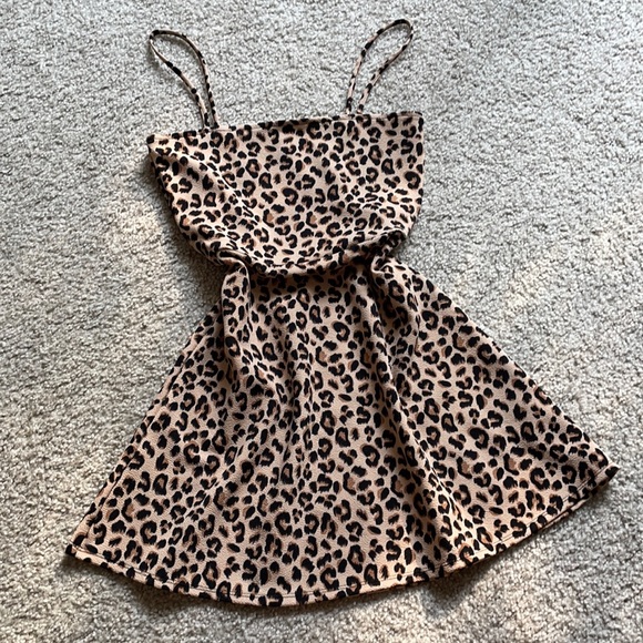 ✨Leopard Print Mini Dress✨ - Picture 5 of 6